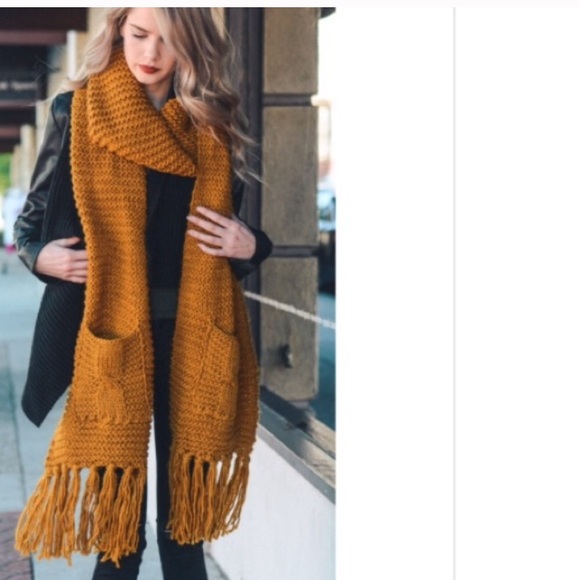 Last 1 ! New Oversized Scarf w/Pockets - Picture 7 of 8